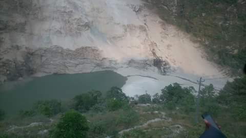 Landslide blocks Kaligandaki